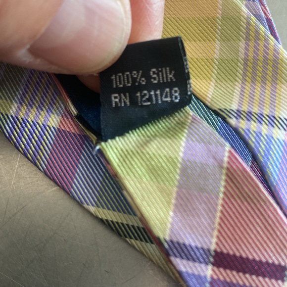 Tommy Hilfiger Bow Tie - Picture 3 of 3